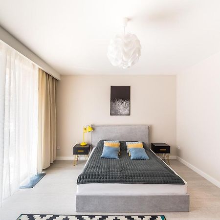 Raval Apartments - Soft Black Rewal Luaran gambar
