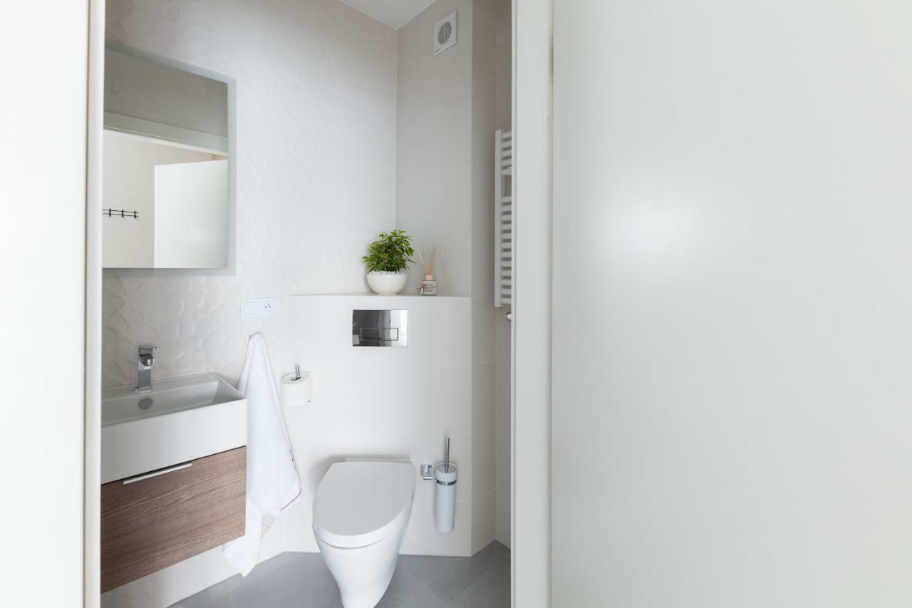 Raval Apartments - Soft Black Rewal Luaran gambar